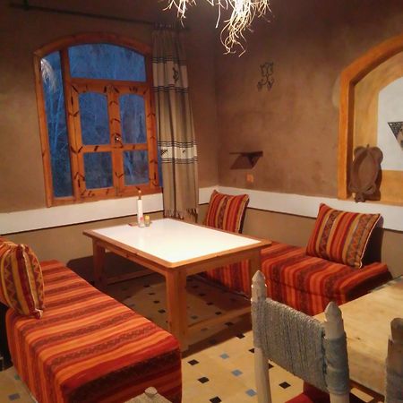 Riad Pizzeria Marhaba Akhendachou n'Ait Ouffi ภายนอก รูปภาพ