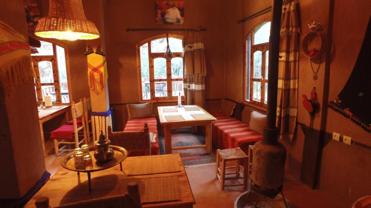 Riad Pizzeria Marhaba Akhendachou n'Ait Ouffi ภายนอก รูปภาพ