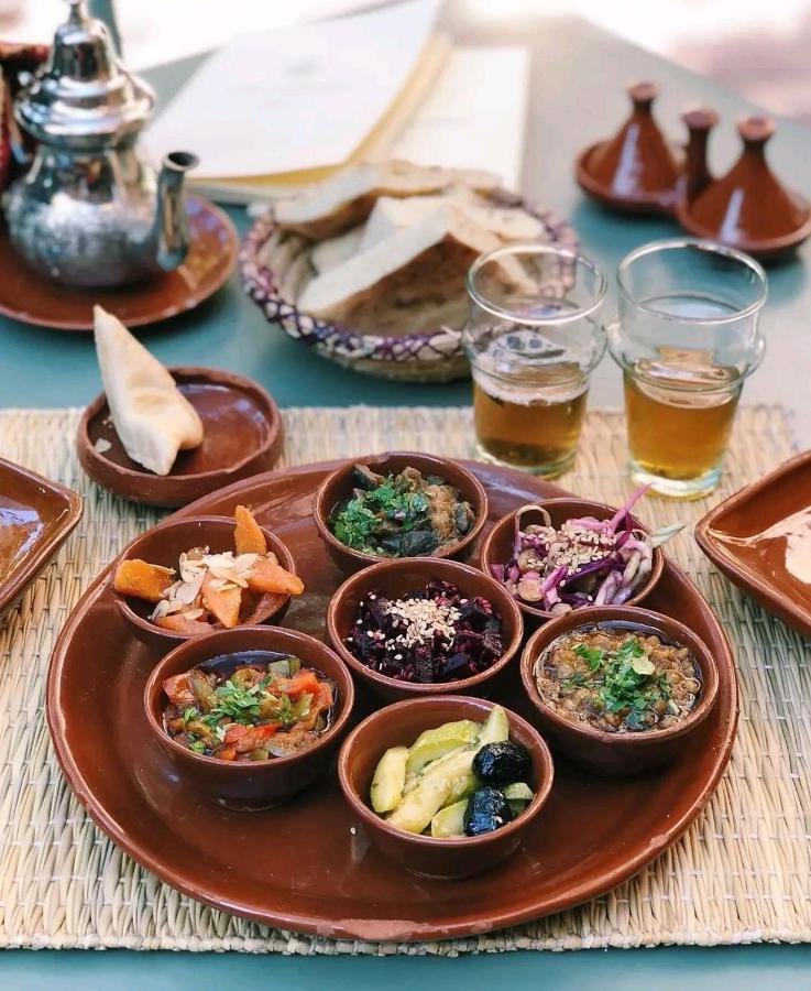 Riad Pizzeria Marhaba Akhendachou n'Ait Ouffi ภายนอก รูปภาพ