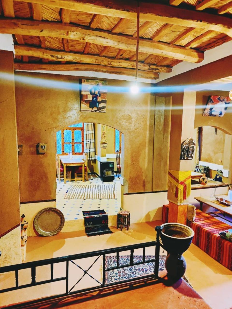 Riad Pizzeria Marhaba Akhendachou n'Ait Ouffi ภายนอก รูปภาพ