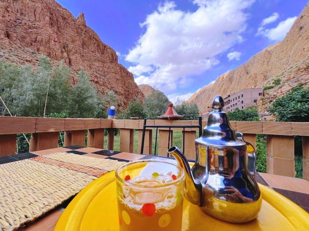 Riad Pizzeria Marhaba Akhendachou n'Ait Ouffi ภายนอก รูปภาพ