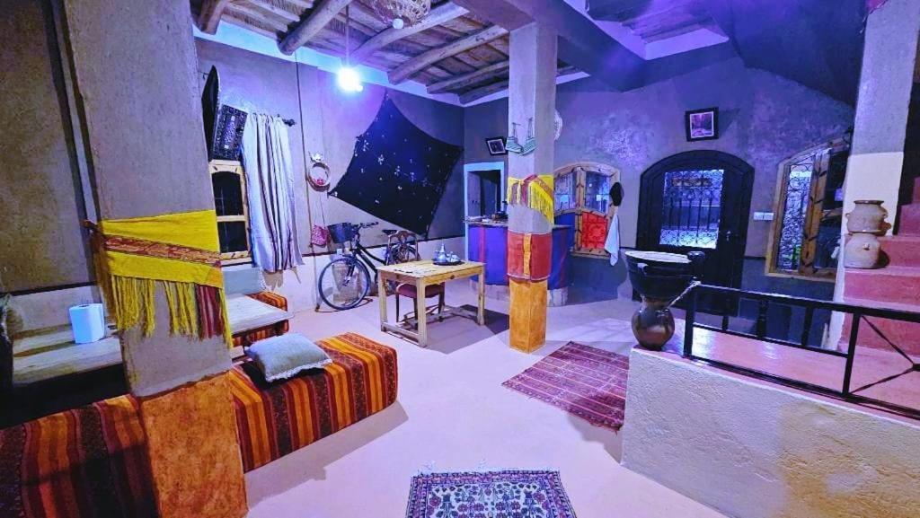 Riad Pizzeria Marhaba Akhendachou n'Ait Ouffi ภายนอก รูปภาพ