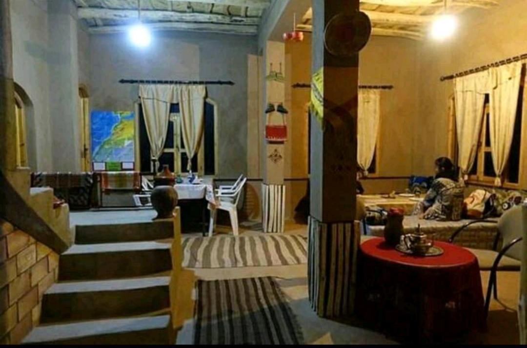 Riad Pizzeria Marhaba Akhendachou n'Ait Ouffi ภายนอก รูปภาพ