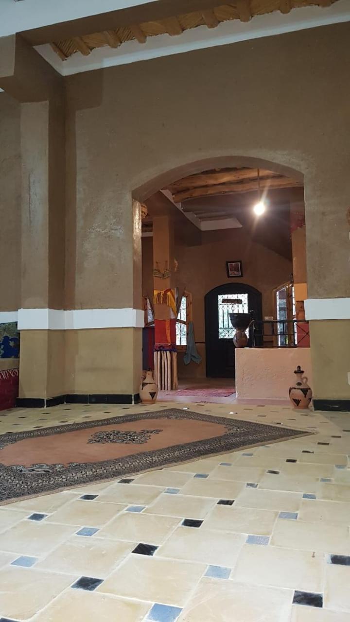 Riad Pizzeria Marhaba Akhendachou n'Ait Ouffi ภายนอก รูปภาพ