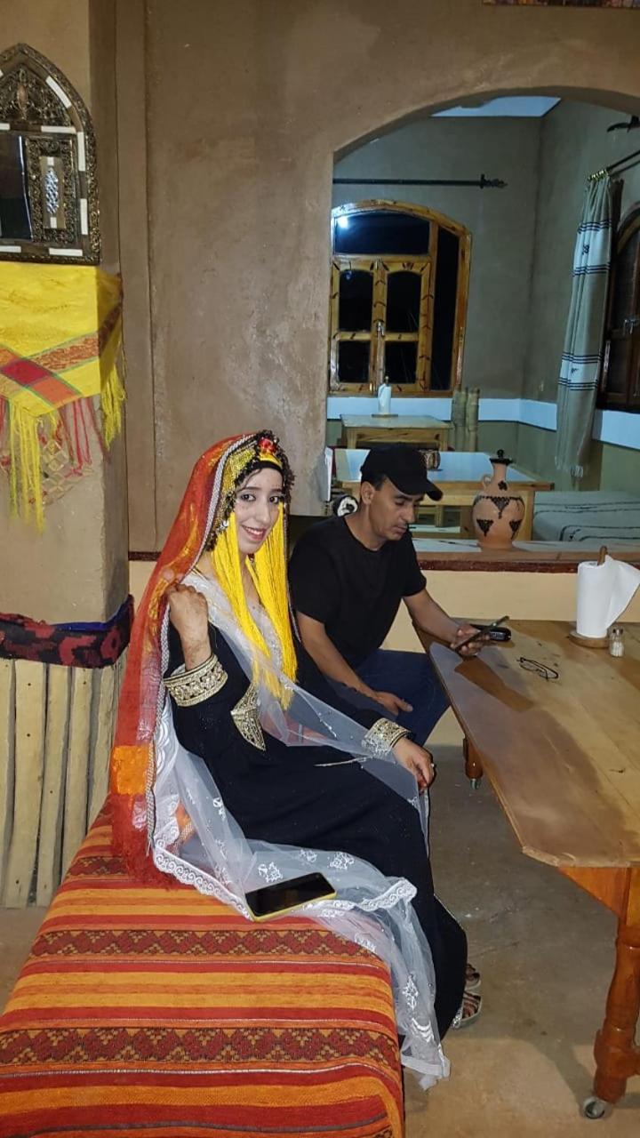 Riad Pizzeria Marhaba Akhendachou n'Ait Ouffi ภายนอก รูปภาพ