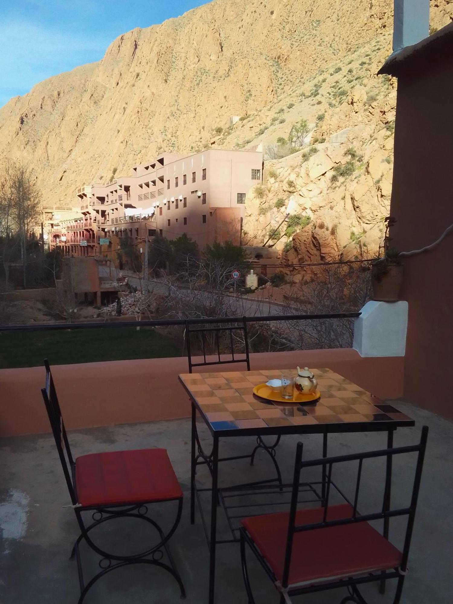 Riad Pizzeria Marhaba Akhendachou n'Ait Ouffi ภายนอก รูปภาพ