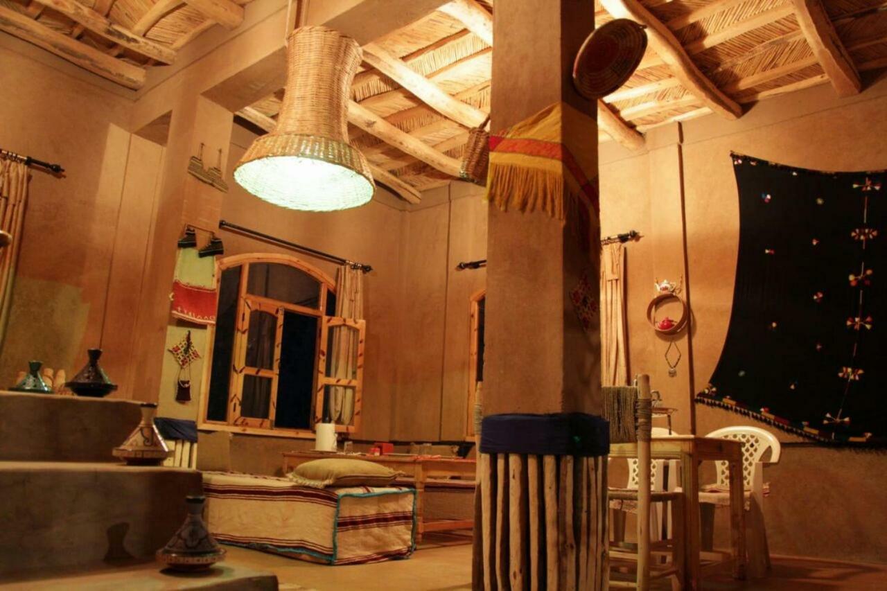 Riad Pizzeria Marhaba Akhendachou n'Ait Ouffi ภายนอก รูปภาพ